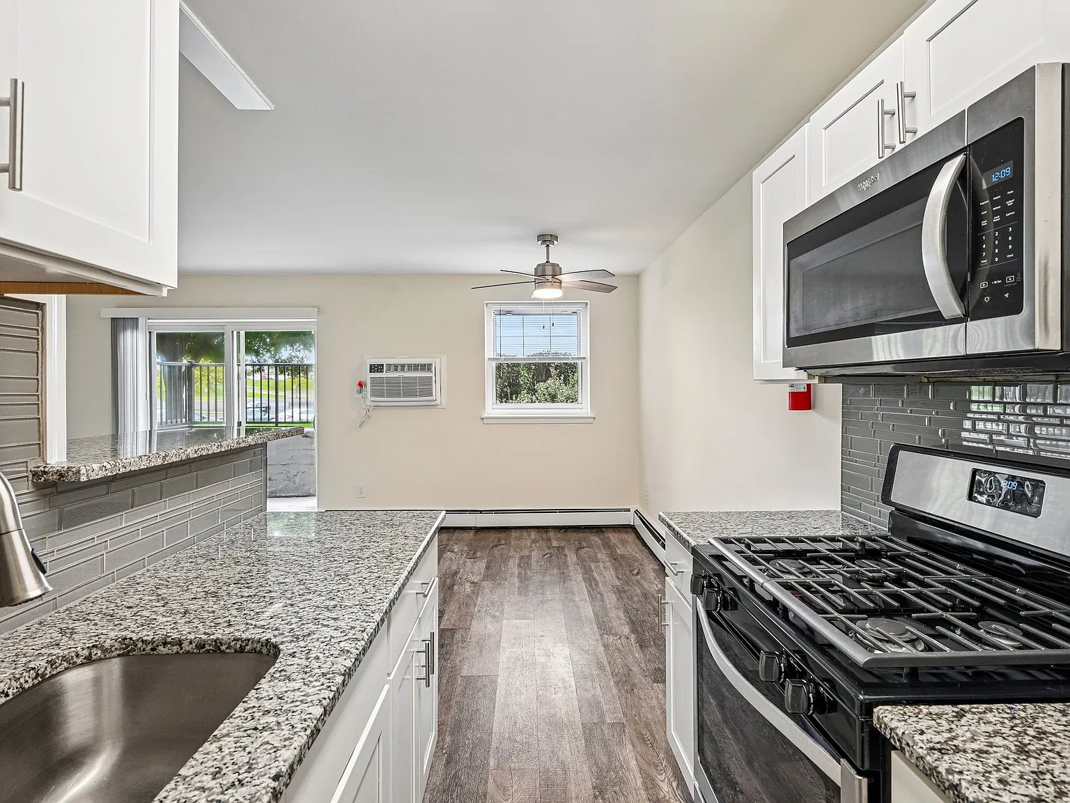 Hill Brook Place Apartment Homes — Photo 2