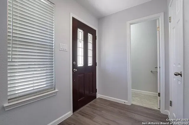 3 bed, 2.0 bath, 1608 sqft, $1,850 — Photo 2