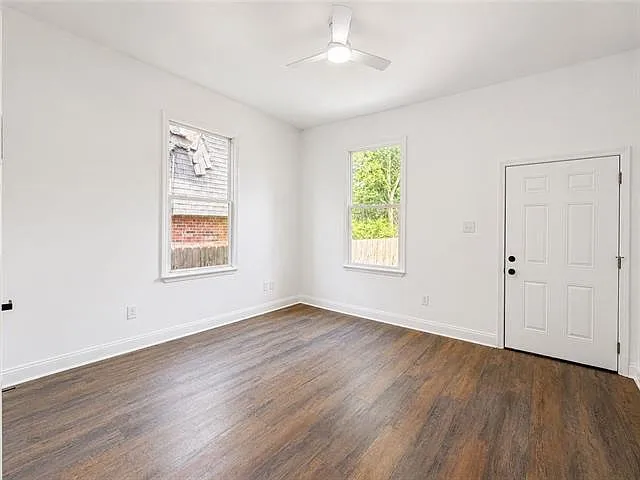 2322 Chippewa St — Photo 9