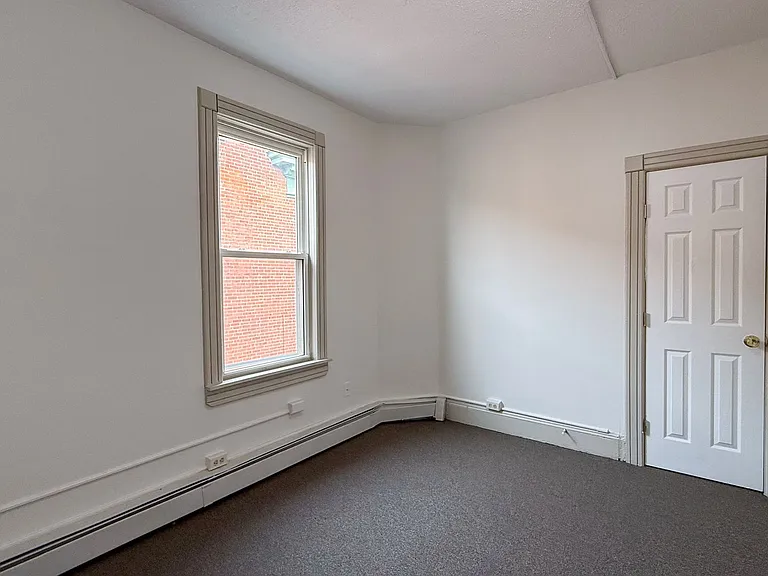 31-33 Bond St — Photo 44