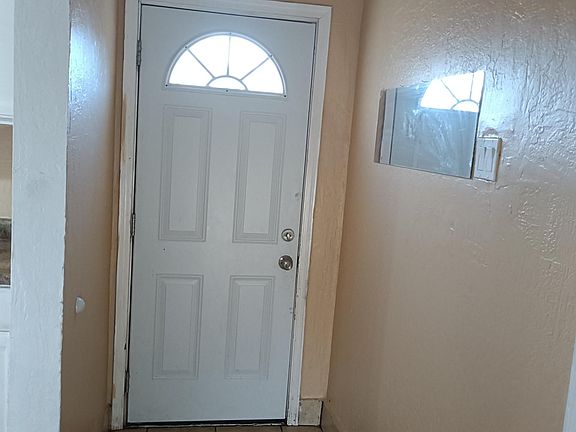 3rd image of 1525 E Monroe St #2