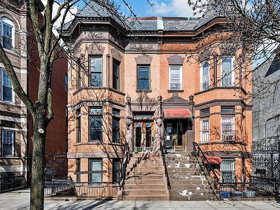2nd image of 761 Dawson St
