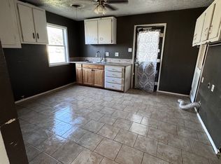 1200 S Morse Ave, Stinnett, TX 79083