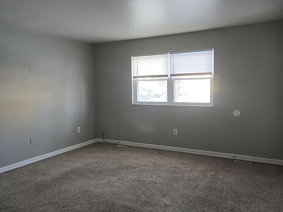 3rd image of 105 N Maple Ave #C