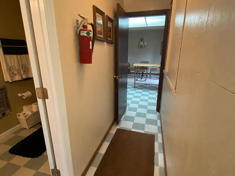 1303 Lake Front Dr — Photo 15