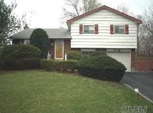 8466 Little Neck Pkwy, Floral Park, NY 11001