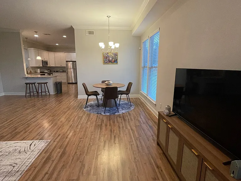 1528 Orpheum Ave #A — Photo 3