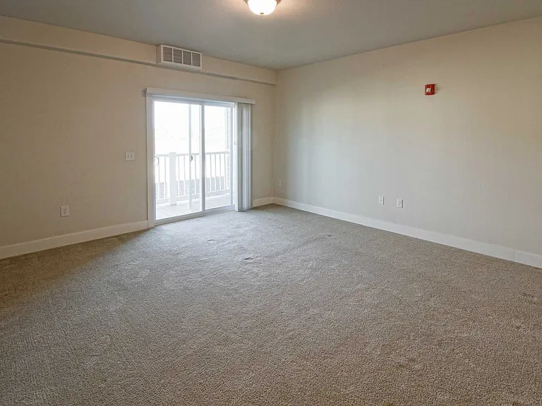 Auburn Ridge Apartments — Photo 20