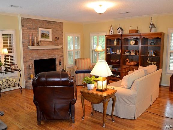 4th image of 525 Sandbrook Ln