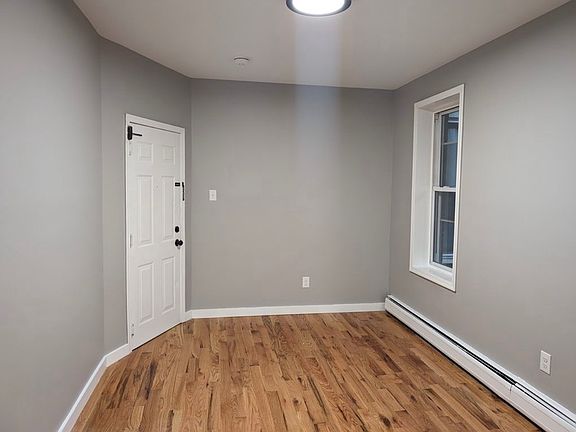 4th image of 117 Magnolia Ave APT 2LR