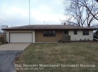 2878 Carrie Ln, Saint Joseph, MI 49085