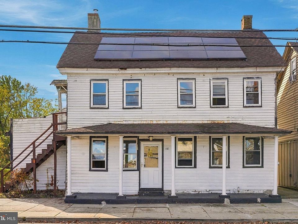 1st image of 118 Main St