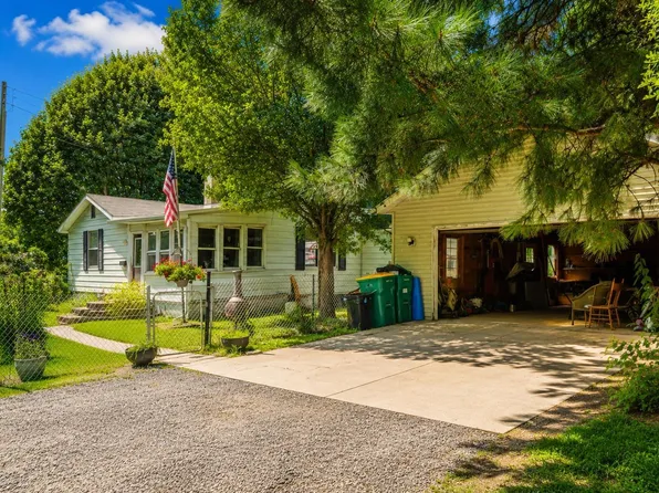 1501 Panama St, Mishawaka, IN 46544