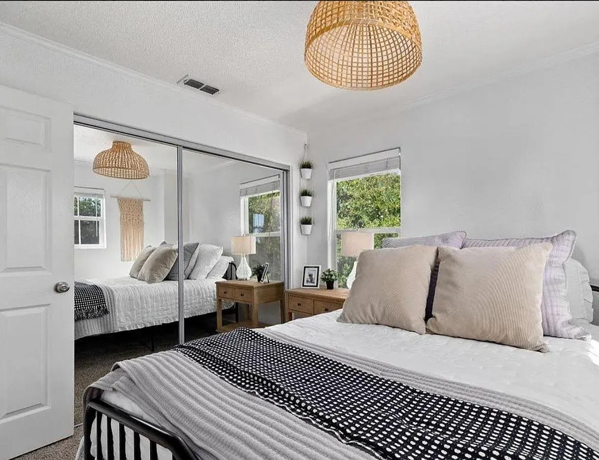 2 bed, 850 sqft, $2,350 — Photo 2
