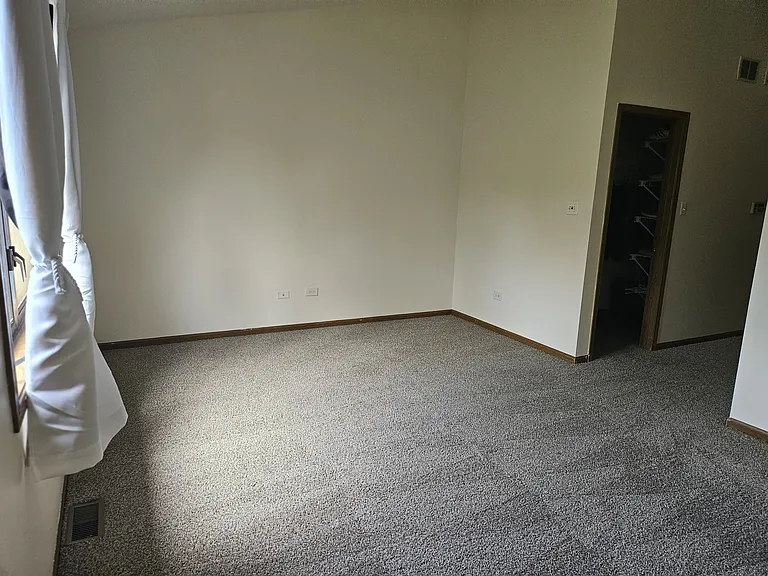 904 Carlisle Ave — Photo 8