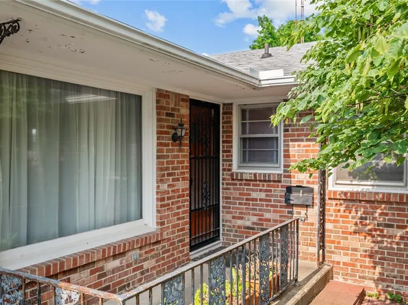 516 E Monroe Ave, Chrisman, IL 61924