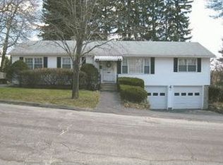31 Hilton St, Manchester, NH 03104