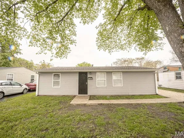 243 Saint John Dr, Cahokia, IL 62206