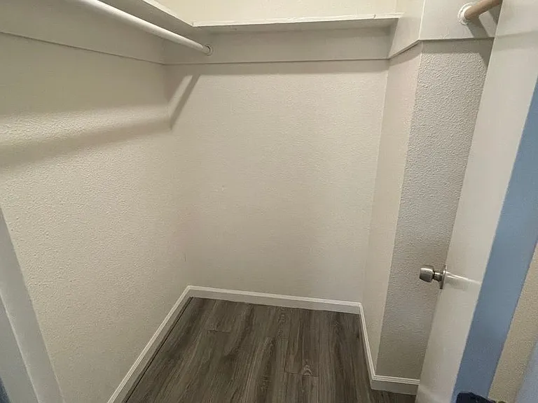 940 N San Joaquin Street — Photo 12