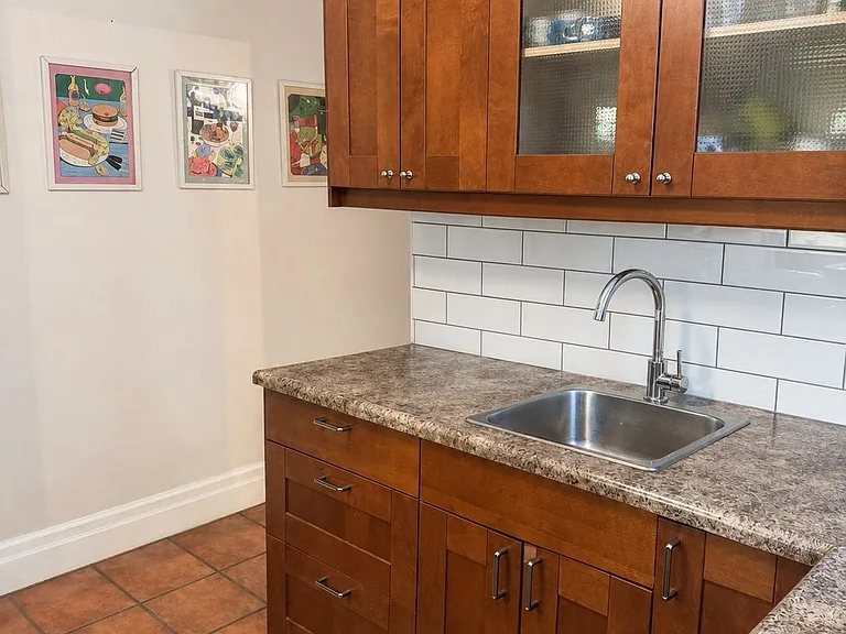 31 Saint Clair Ave — Photo 6