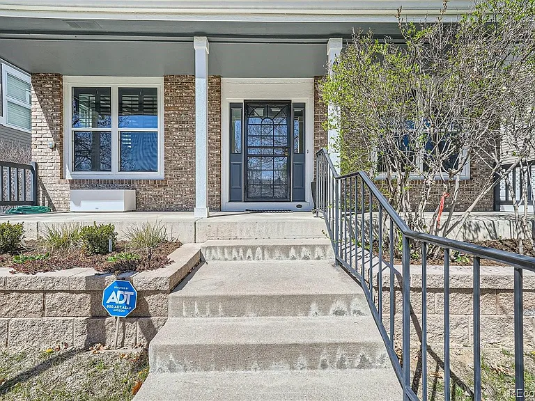 8031 E Bayaud Ave — Photo 2