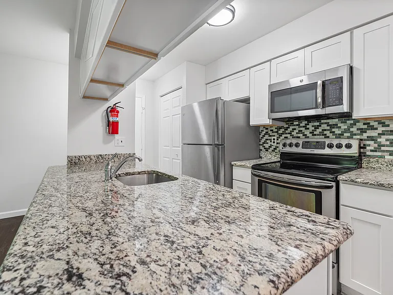 30 Bolton Ct — Photo 6