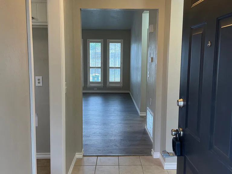 9324 S Hudson Ave #9324 — Photo 4