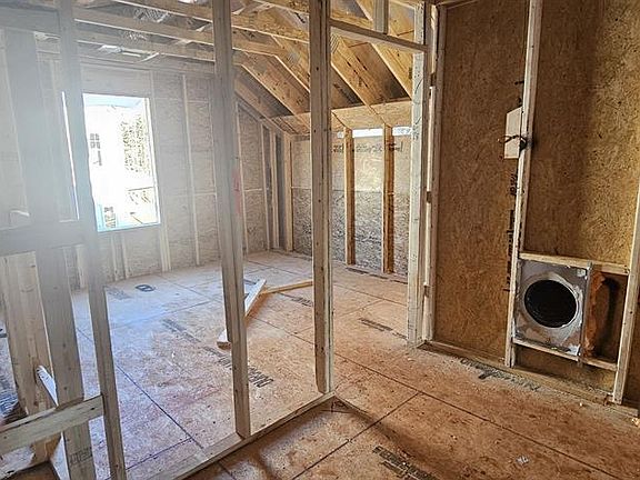 5th image of 520 Barbican Pl