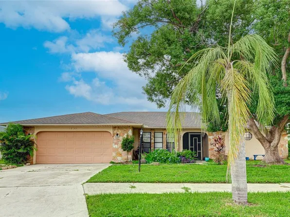 1535 Bay Hill Cir, Sarasota, FL 34232