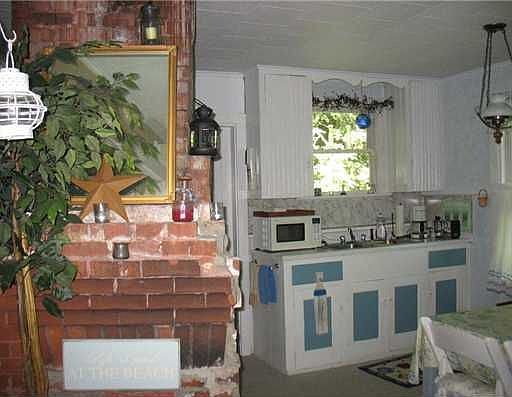 2nd image of 16 White Pine Ave