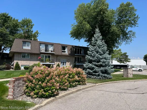 101 Provincial Ct Unit 55, Saginaw, MI 48638