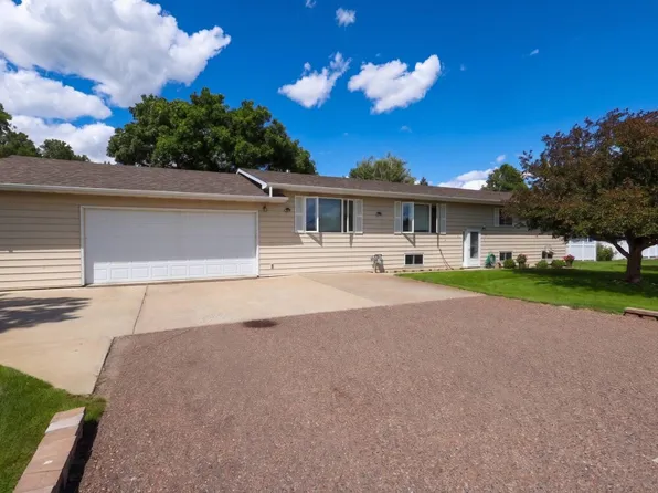 1802 Crocus Dr, Sidney, MT 59270