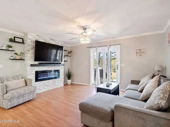 204 Begonia Court, Jackson, NJ 08527