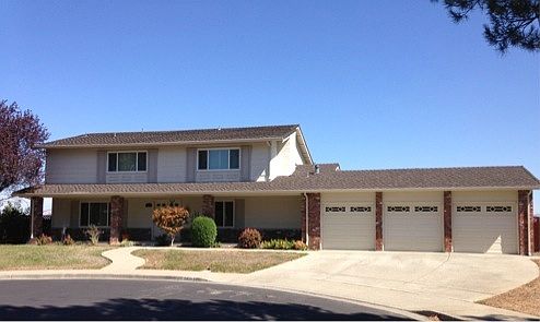 Front Elevation on cul-de-sac