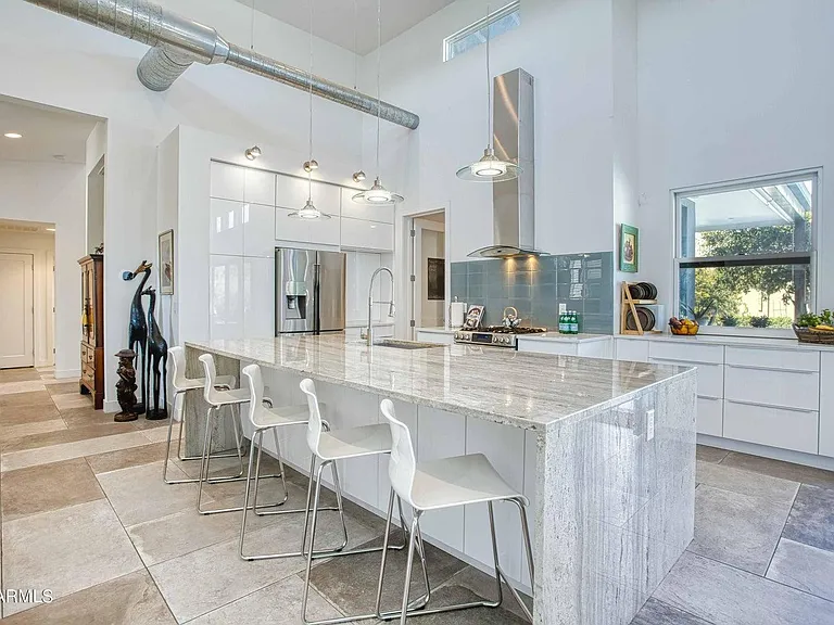 3230 E Colter St — Photo 11