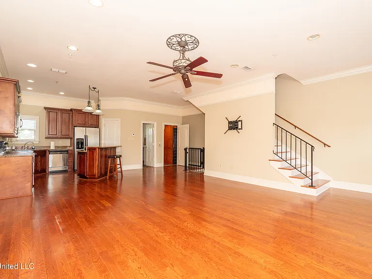 8 Oak Alley Ln — Photo 6