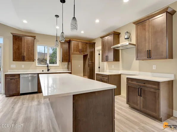 557 N Joppa Cir, Palmer, AK 99645