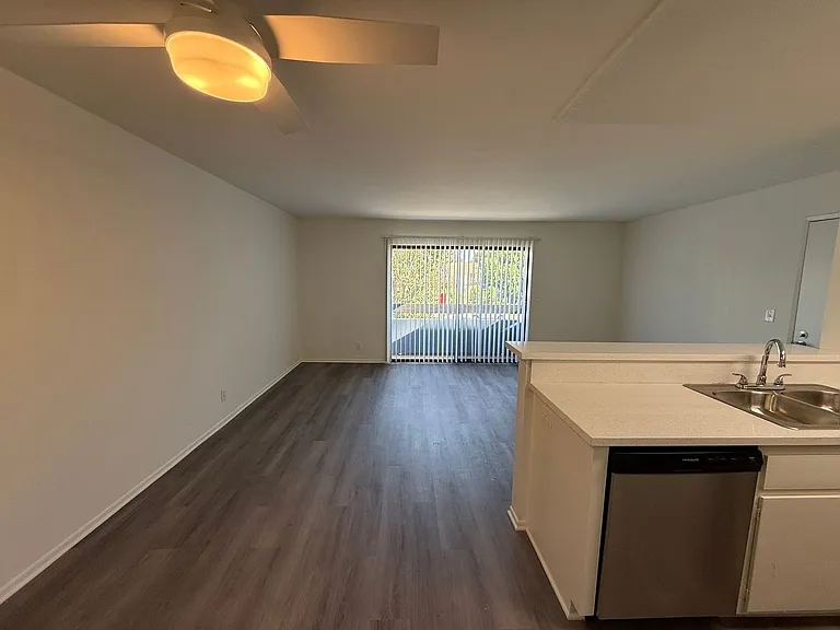 14543 Burbank Blvd — Photo 18