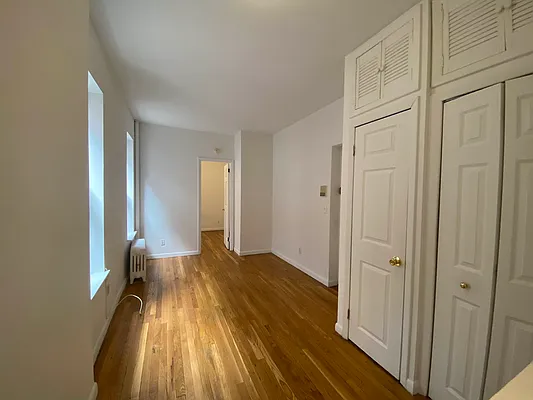 Rented by Bond New York | media 13