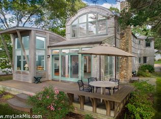20 E Side Rd, Oak Bluffs, MA 02557