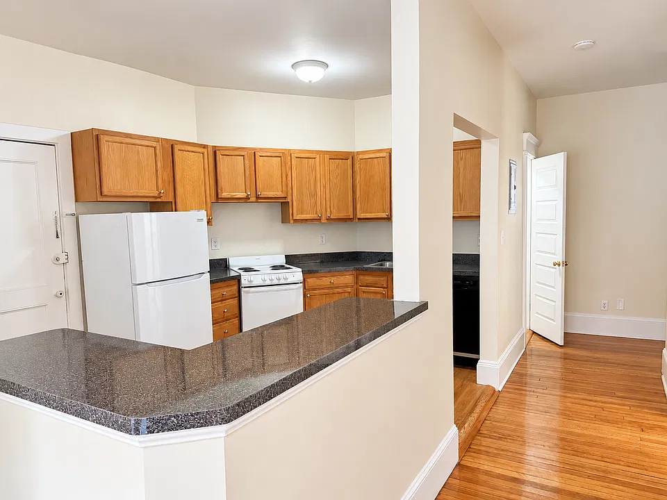 1589-1595 Beacon St #4