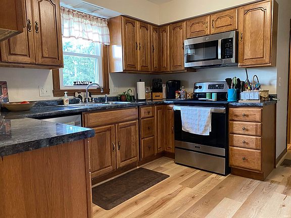 5th image of 102 Candy Ln