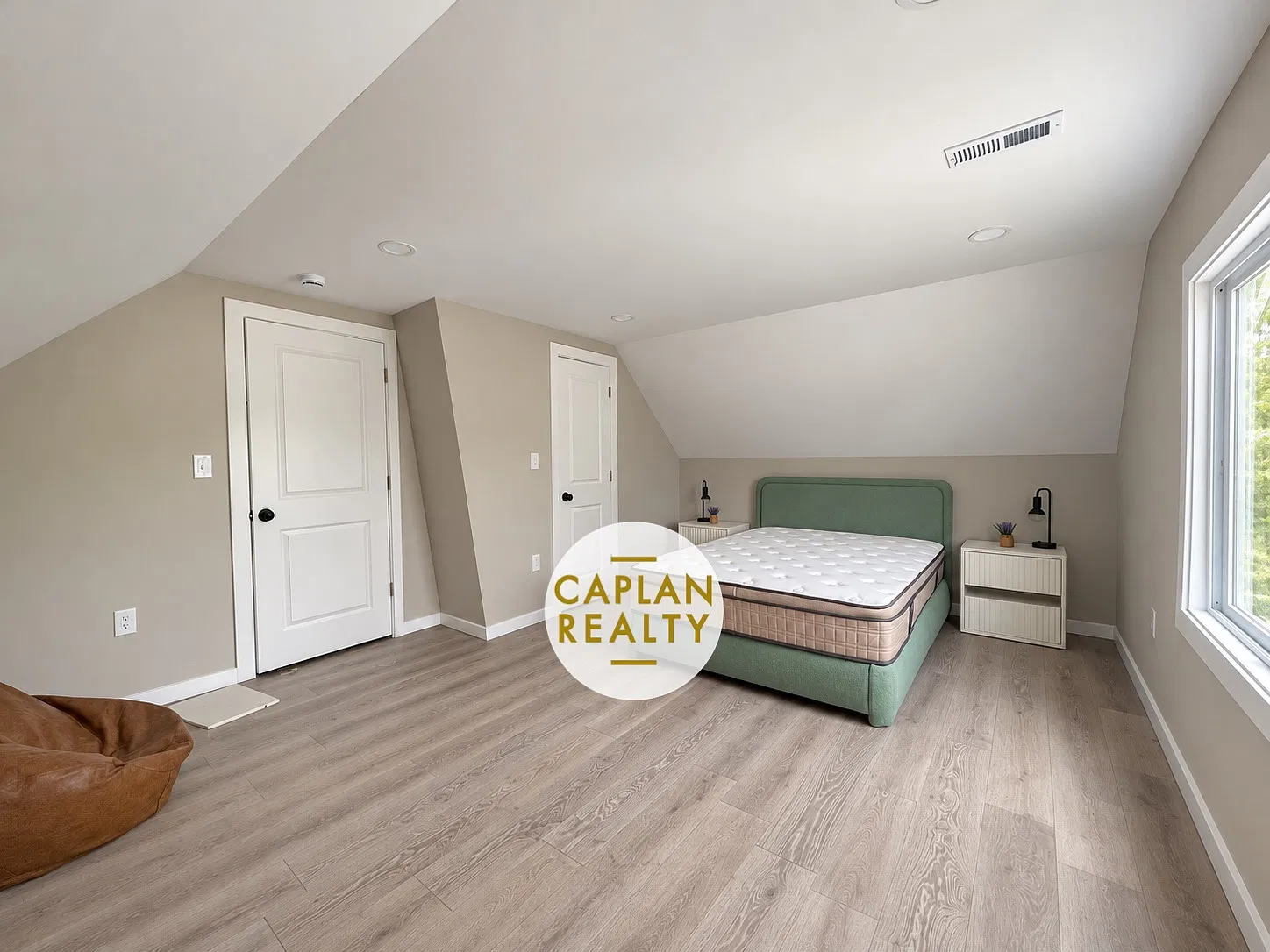 2 bed, $1,790 — Photo 3