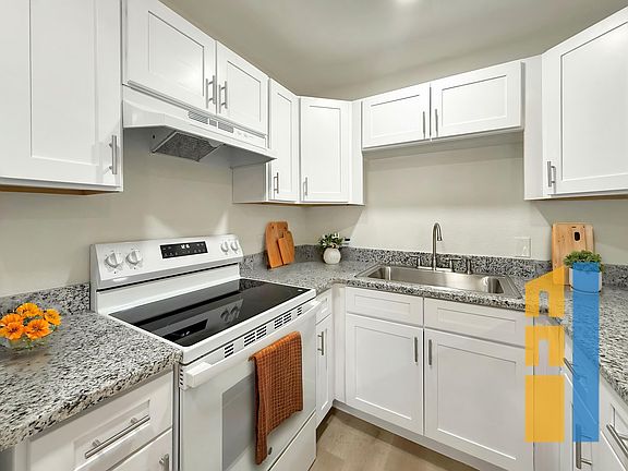3rd image of 1016 E Walker St APT 4