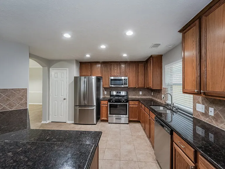 7811 Iris Glen Ln — Photo 6