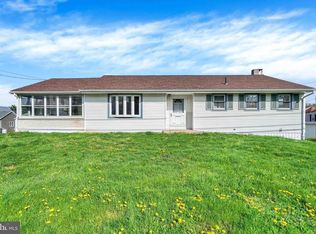 2081 Park St, Dover, PA 17315