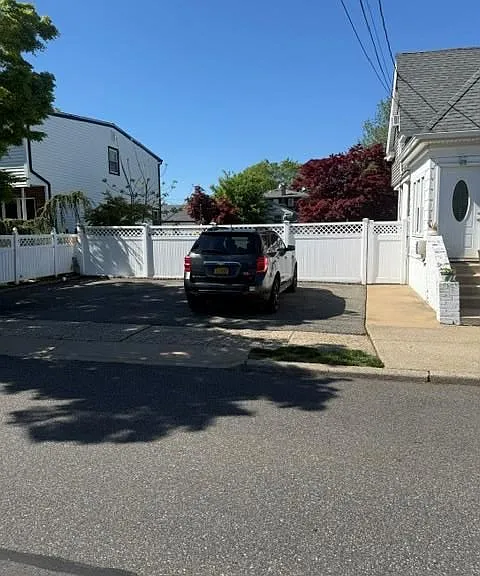 38 Grant Ave — Photo 1