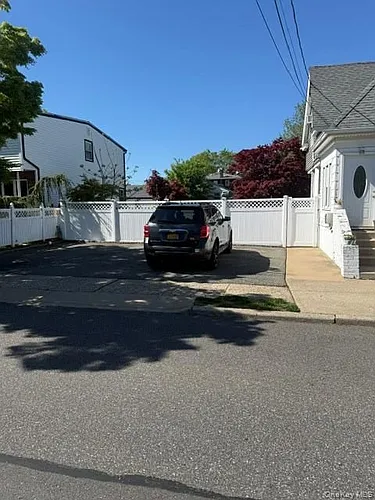 38 Grant Ave Photo 1