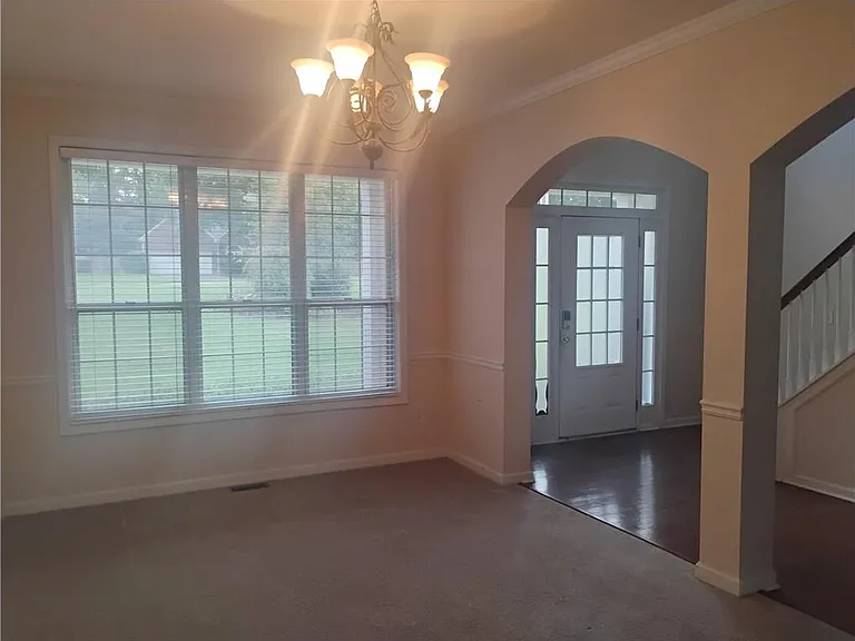 807 Sylvania Ct SE — Photo 2