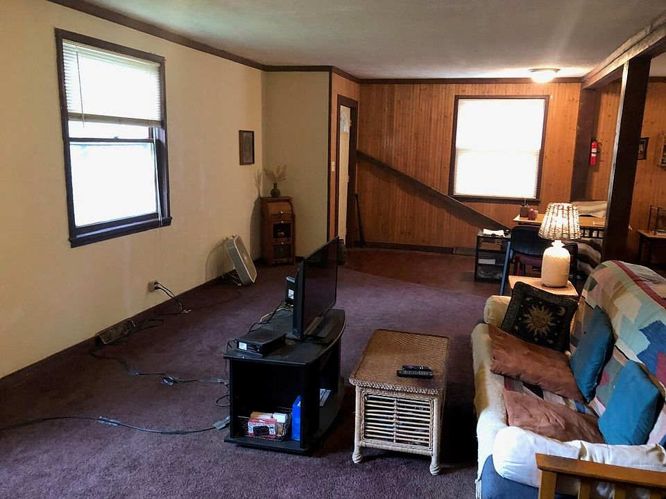 1814 N Burdick St Kalamazoo Mi 49007 Mls 23132754 Zillow